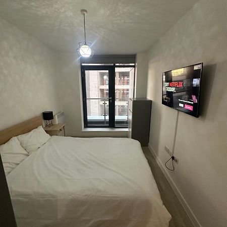 マンチェスターSalford Quaysアパートメント エクステリア 写真